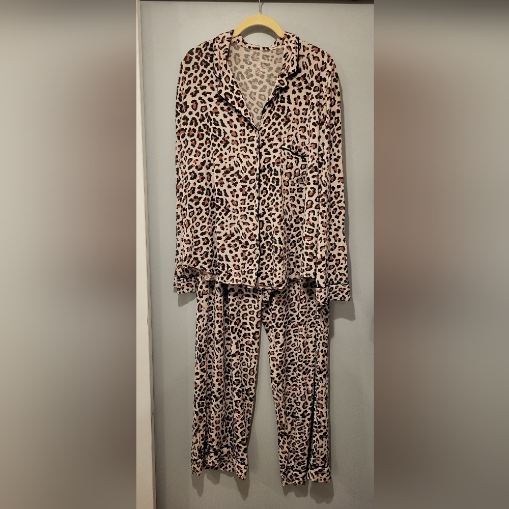 Victoria's Secret Leopard Print Pajama Set